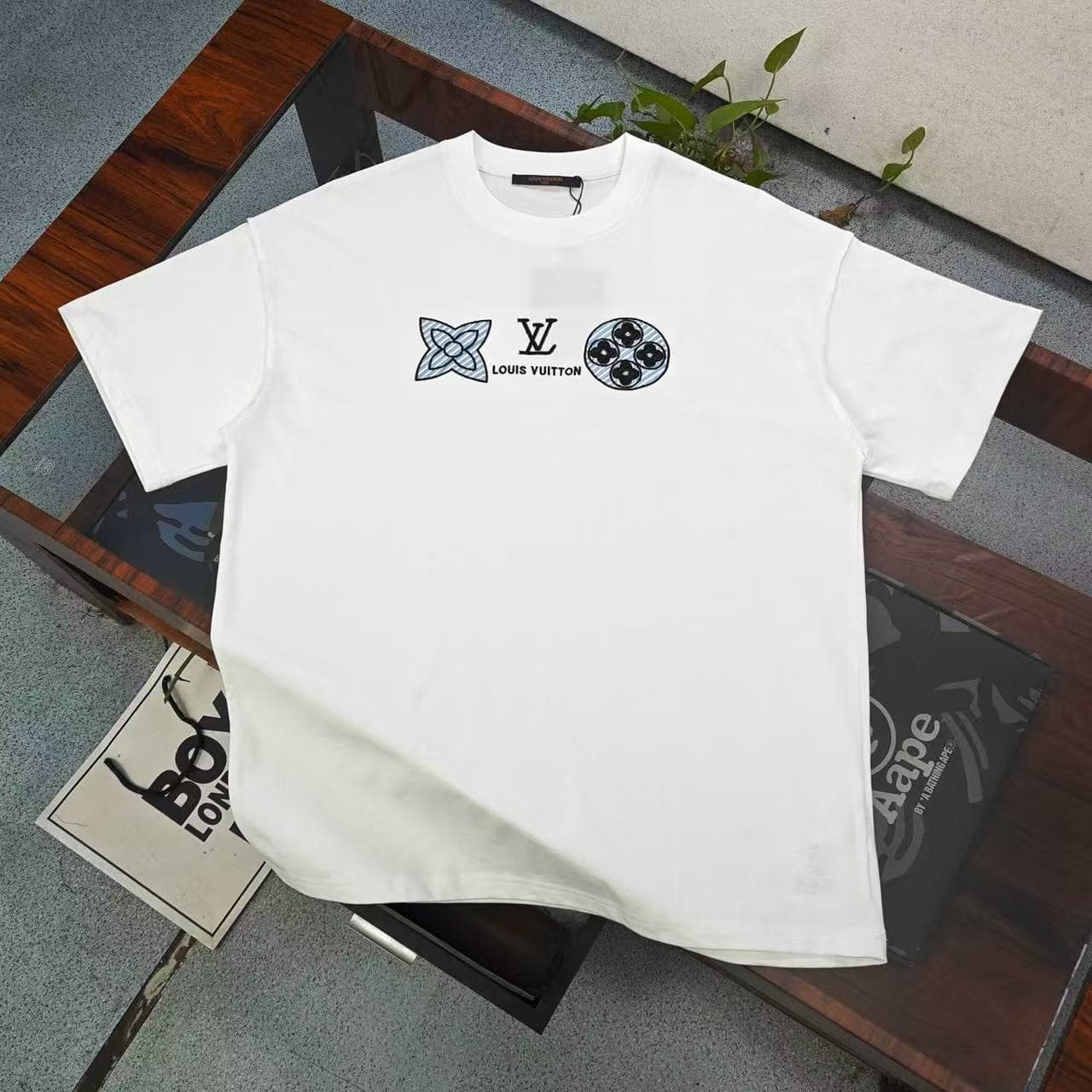 Louis Vuitton Graphic Logo Cotton T-Shirt - Style 01